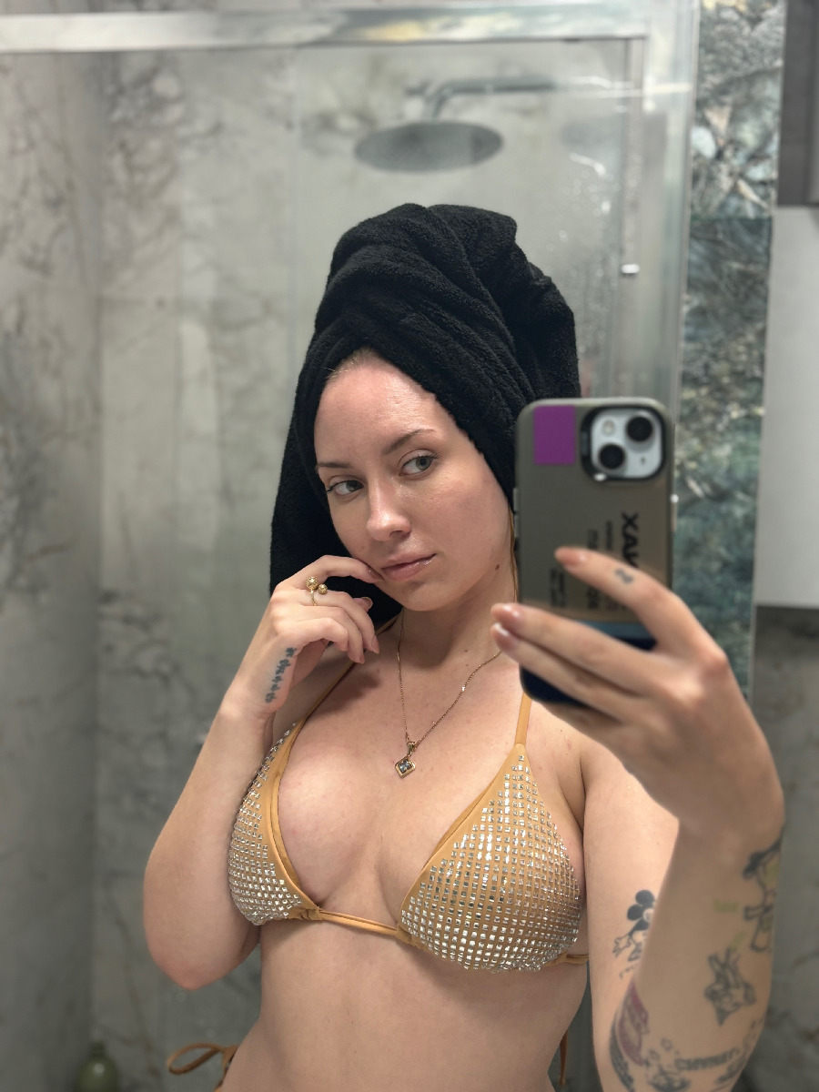 Nude girl KateV in Haiphong