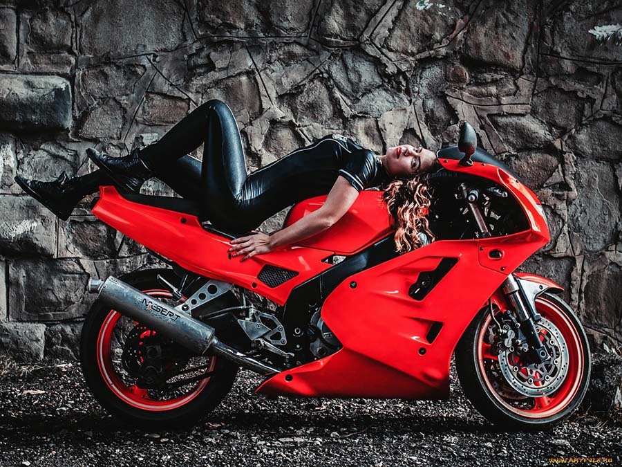 Beautiful girl Beautiful girls and motorcycles in Haiphong