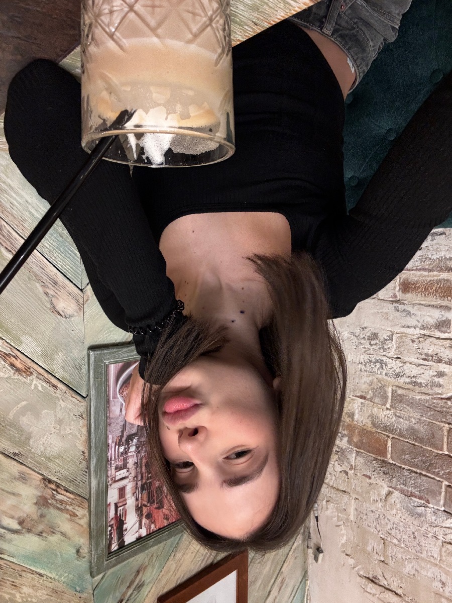 Fresh photos, fresh mood — Tina online in Haiphong